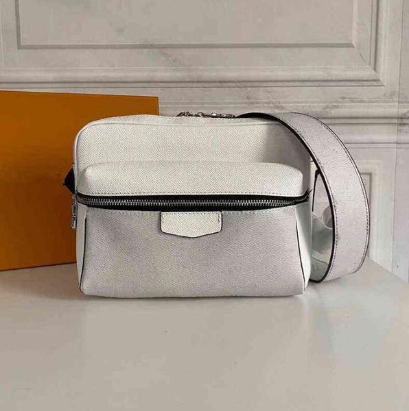 designer handbag men's leather outdoor messenger bag shoulder bag handbag men's camera bag bright sports style 25cm
designer handbag men's leather outdoor messenger bag shoulder bag handbag men's camera bag bright sports style 25cm