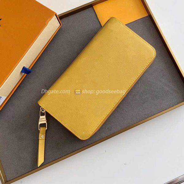 explosive three-in-one leather purse long chain bag card bag cell phone bag trendy female bags
explosive three-in-one leather purse long chain bag card bag cell phone bag trendy female bags