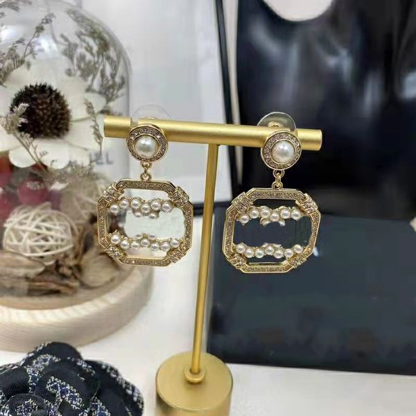 luxury designer stud earring fashion round pendant for women girl party gift jewelry accessor 20style, Golden;silver
luxury designer stud earring fashion round pendant for women girl party gift jewelry accessor 20style, Golden;silver