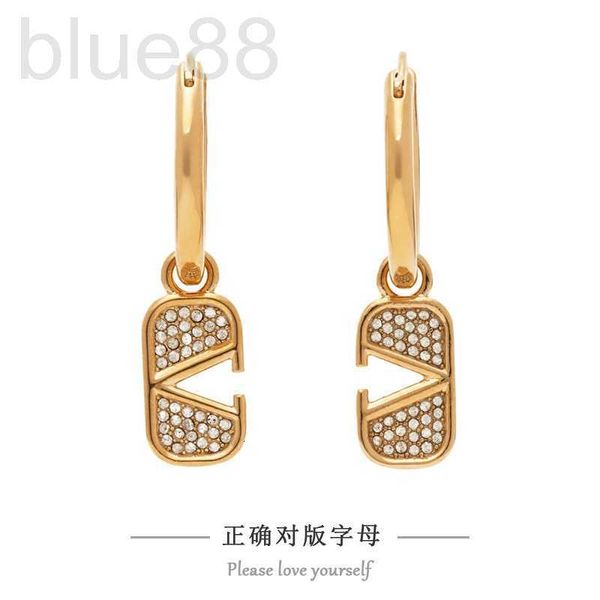 charm designer letter v super flash diamond earrings light luxury personality small design sense temperament l donkey 9amk, Golden
charm designer letter v super flash diamond earrings light luxury personality small design sense temperament l donkey 9amk, Golden