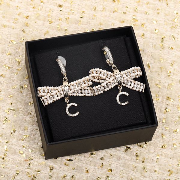 2023 luxury quality charm drop earring with nature shell beads diamond hollow design pendant necklace have box stamp ps7702a, Golden
2023 luxury quality charm drop earring with nature shell beads diamond hollow design pendant necklace have box stamp ps7702a, Golden
