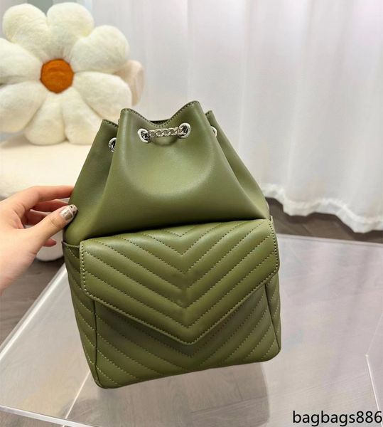 small shoulder bag style fashion leisure women designer backpack bags of gold or silver chain v female striped designer luxury goods of high
small shoulder bag style fashion leisure women designer backpack bags of gold or silver chain v female striped designer luxury goods of high