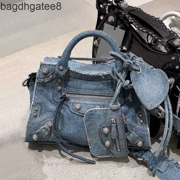 le cagole locomotive bag denim handbag 2023 designer bags lecagole neo sweet cool spicy girls style diamond riveted handbags azio
le cagole locomotive bag denim handbag 2023 designer bags lecagole neo sweet cool spicy girls style diamond riveted handbags azio