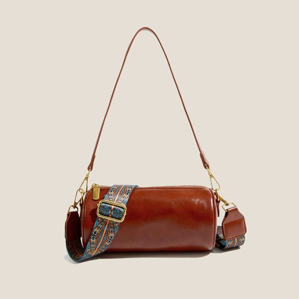 evening bags 2022 cylindrical women's bag fashion trendy wide shoulder strap messenger bag pu leather ladies shoulder bag new j230327
evening bags 2022 cylindrical women's bag fashion trendy wide shoulder strap messenger bag pu leather ladies shoulder bag new j230327