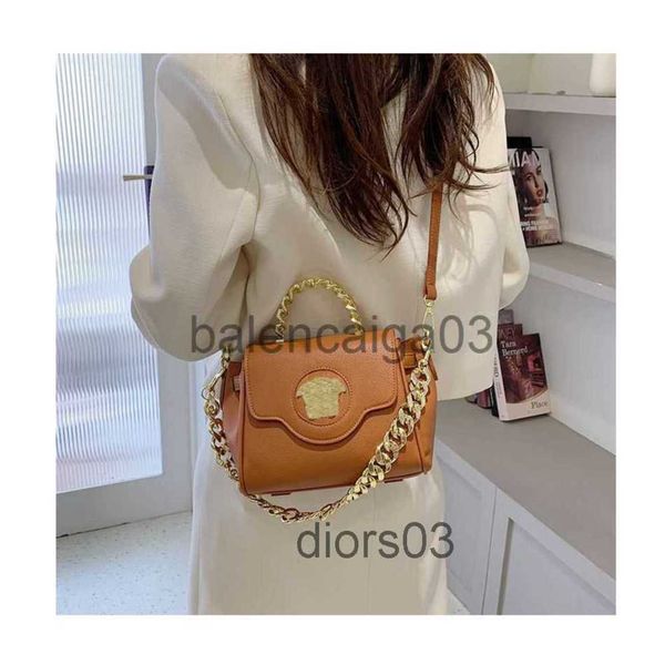 designer versage bag tote shoulder handbag messenger bag luxurious fashion men woman summer new chain large capacity pu makeup crossbody bag
designer versage bag tote shoulder handbag messenger bag luxurious fashion men woman summer new chain large capacity pu makeup crossbody bag