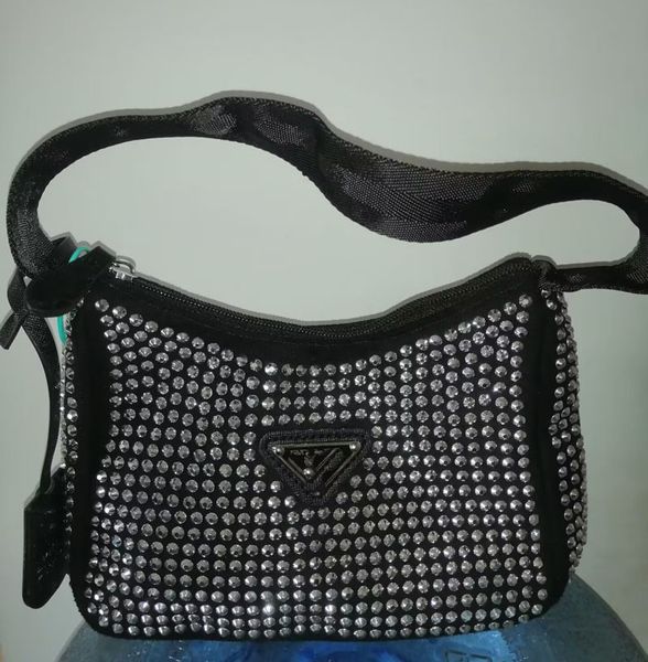 nylon designers bags womens diamond handbags high-quality glitter handbag canvas bag hobo crystal shoulder bag women chest pack fashion tote, Red;black
nylon designers bags womens diamond handbags high-quality glitter handbag canvas bag hobo crystal shoulder bag women chest pack fashion tote, Red;black
