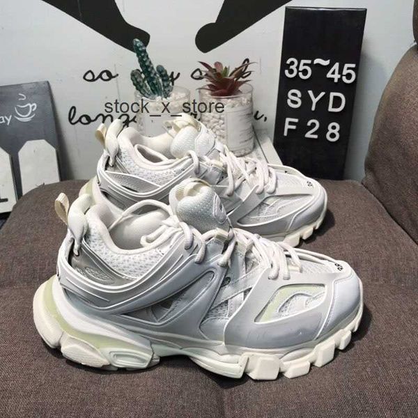 casual shoes and women's sports shoes thick white black luxury designer track and field men's net nylon printed leather triple s b
casual shoes and women's sports shoes thick white black luxury designer track and field men's net nylon printed leather triple s b