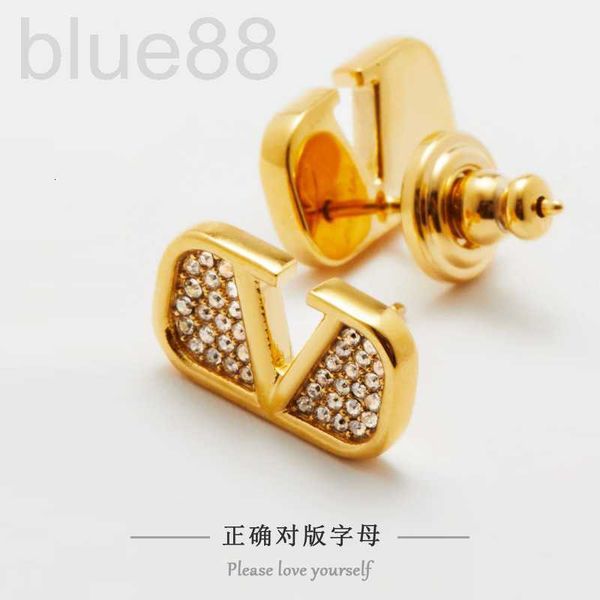 charm designer letter super flash micro inlaid full diamond heavy work earrings white stone light luxury personality simple fashion aond, Golden
charm designer letter super flash micro inlaid full diamond heavy work earrings white stone light luxury personality simple fashion aond, Golden