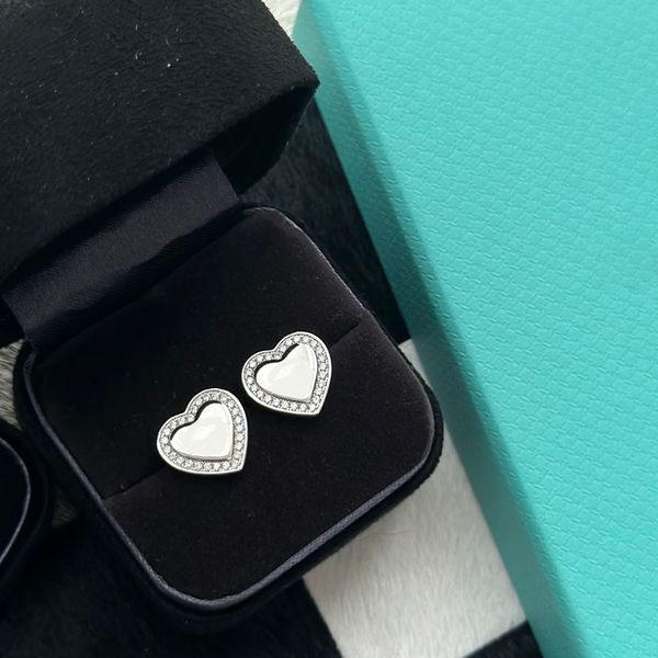 luxurys wedding earrings simple designer ear studs love diamonds heart shape atmosphere senior classic earrings letters temperament fashion, Golden;silver
luxurys wedding earrings simple designer ear studs love diamonds heart shape atmosphere senior classic earrings letters temperament fashion, Golden;silver