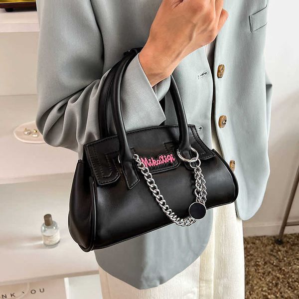 evening bags summer fashion leather niche y2k metal chain large capacity women's bag messenger bag tote bag handbag side bag for ladies
evening bags summer fashion leather niche y2k metal chain large capacity women's bag messenger bag tote bag handbag side bag for ladies