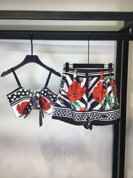 do 2023 new summer women's two piece sets fashion two piece dress logo vest short pants womens grade print suit birthday mother's, White
do 2023 new summer women's two piece sets fashion two piece dress logo vest short pants womens grade print suit birthday mother's, White
