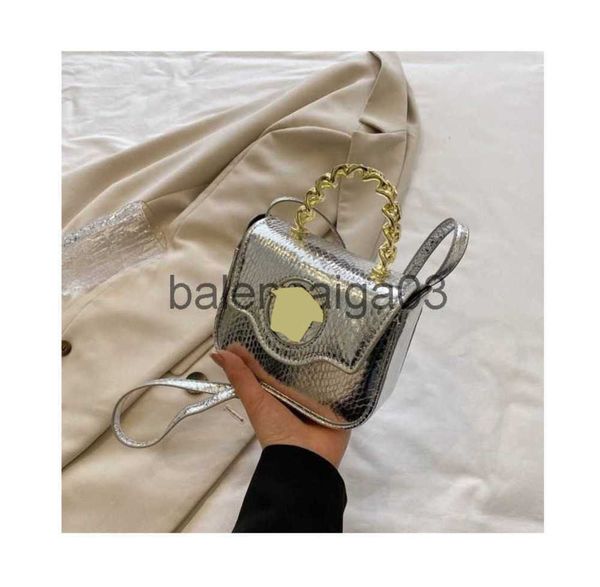 designer versage bag tote shoulder handbag crossbody messenger bag luxurious fashion men woman summer magnetic buckle mini mini makeup bag
designer versage bag tote shoulder handbag crossbody messenger bag luxurious fashion men woman summer magnetic buckle mini mini makeup bag