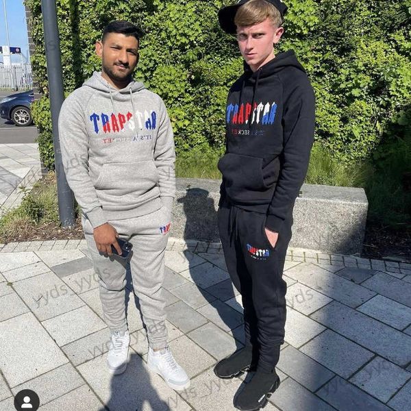men's tracksuits trapstar street towel embroidery letter ins men's and women's relaxed sports casual set plus plush t230327, Gray
men's tracksuits trapstar street towel embroidery letter ins men's and women's relaxed sports casual set plus plush t230327, Gray