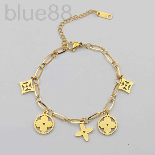bangle designer wind gold hollow old flower four leaf grass bracelet women's steel colorless fashion diamond handwear 62ew, Black
bangle designer wind gold hollow old flower four leaf grass bracelet women's steel colorless fashion diamond handwear 62ew, Black