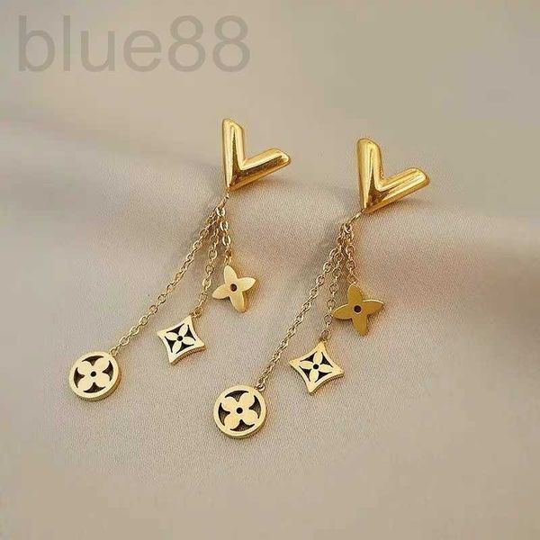 charm designer steel stereoscopic v-letter earrings gold luxury four leaf grass tassels long female personality xmvl, Golden
charm designer steel stereoscopic v-letter earrings gold luxury four leaf grass tassels long female personality xmvl, Golden