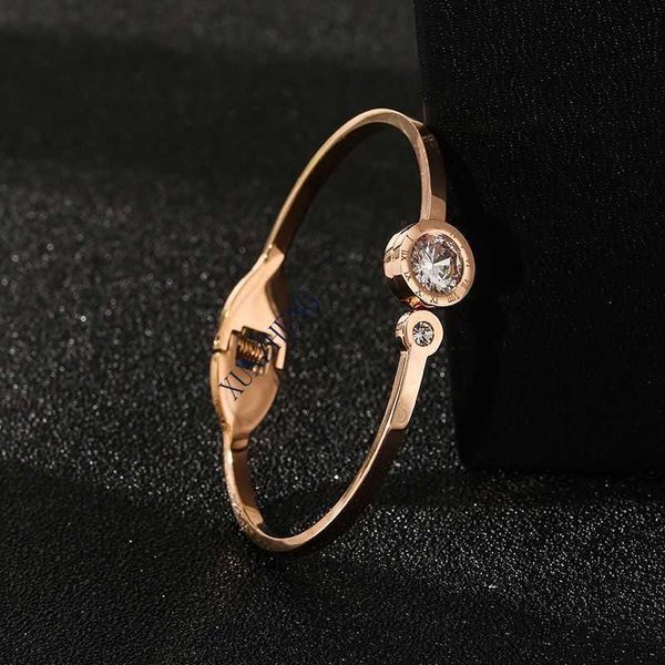 designer bracelet carti love japanese and korean classic elling titanium steel womens red rose gold mouth lovers frosted leaves non color ch, Black
designer bracelet carti love japanese and korean classic elling titanium steel womens red rose gold mouth lovers frosted leaves non color ch, Black