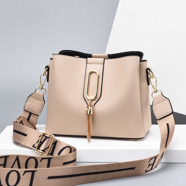 evening bags women 2022 new fashion bucket bag with wide shoulder straps women's large capacity oneshoulder crossbody bag trend j230327
evening bags women 2022 new fashion bucket bag with wide shoulder straps women's large capacity oneshoulder crossbody bag trend j230327