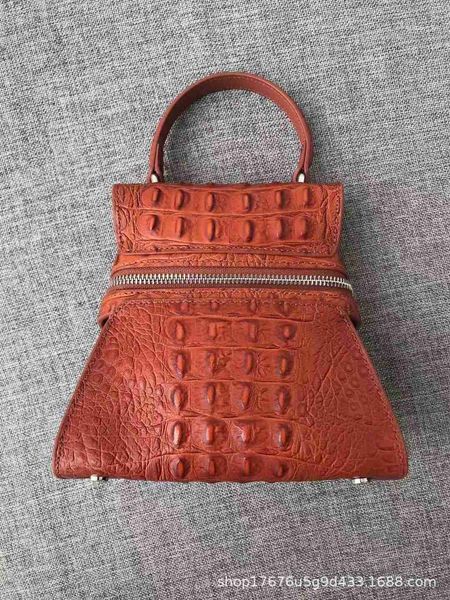 quality viviansvivi high vw bag vivian ansey empress dowager saturn crocodile leather trumpet portable diagonal cross bag fashion shoulder b
quality viviansvivi high vw bag vivian ansey empress dowager saturn crocodile leather trumpet portable diagonal cross bag fashion shoulder b
