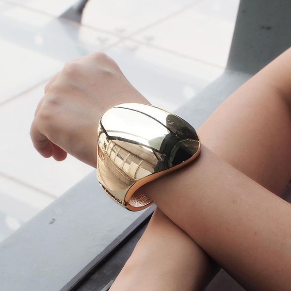 bangle manilai punk shiny surface alloy cuff bangles bracelets for women fashion jewelry statement big alloy bangle wholesale 230325, Black
bangle manilai punk shiny surface alloy cuff bangles bracelets for women fashion jewelry statement big alloy bangle wholesale 230325, Black