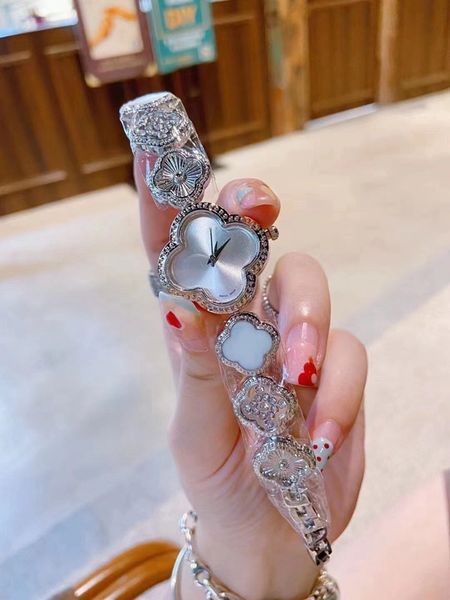 wristwatches for 2023 new womens watches three stitches quartz watch luxury brand steel belt lady accessories four-leaf clover shape fashion, Slivery;golden
wristwatches for 2023 new womens watches three stitches quartz watch luxury brand steel belt lady accessories four-leaf clover shape fashion, Slivery;golden