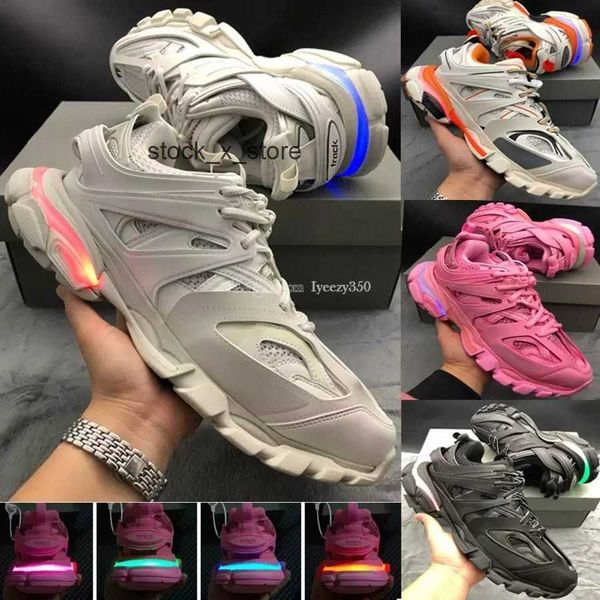 new fashion designer casual shoes track light womens mens sneaker luxury gomma leather trainer nylon printed sneakers men lighted shoe 2022, Black
new fashion designer casual shoes track light womens mens sneaker luxury gomma leather trainer nylon printed sneakers men lighted shoe 2022, Black