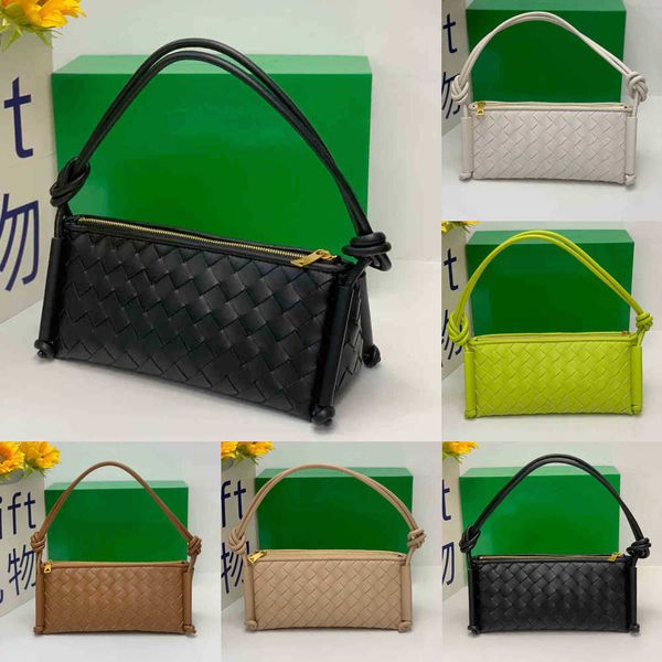 triangle weaving fashion underarm bag women designers baguette handbags shoulder bags classic leather clutch evening bags 220721
triangle weaving fashion underarm bag women designers baguette handbags shoulder bags classic leather clutch evening bags 220721
