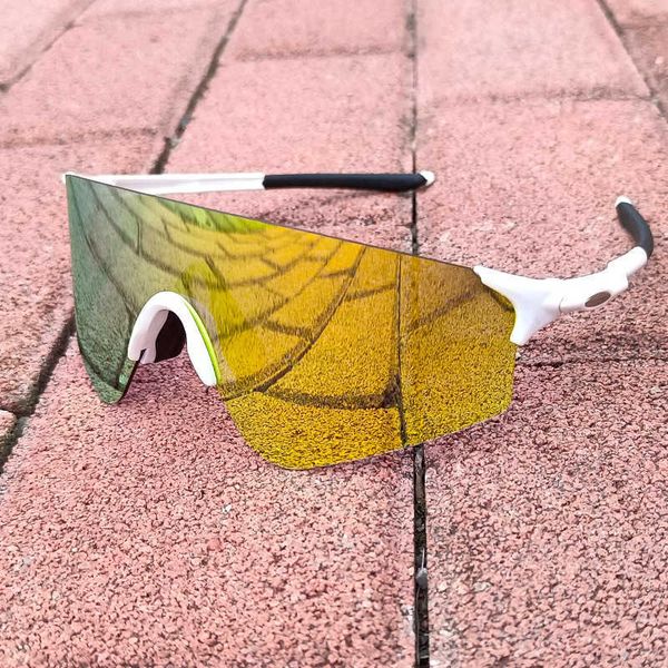 new men's riding glasses colorful sunglasses outdoor fashion bicycle windproof and dustproof sports, White;black
new men's riding glasses colorful sunglasses outdoor fashion bicycle windproof and dustproof sports, White;black