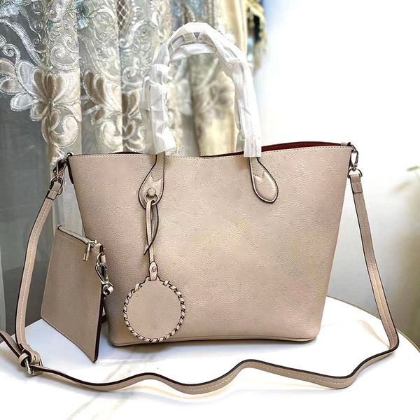 single shoulder bag designer bag tote bag handbag handbag high-capacity corium original product grade womens bags grade luxurious new style
single shoulder bag designer bag tote bag handbag handbag high-capacity corium original product grade womens bags grade luxurious new style