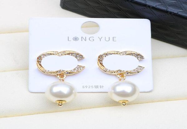 simple 18k gold plated brand designer letter stud geometric famous women round crystal rhinestone pearl earring wedding party jewe2819189, Golden;silver
simple 18k gold plated brand designer letter stud geometric famous women round crystal rhinestone pearl earring wedding party jewe2819189, Golden;silver