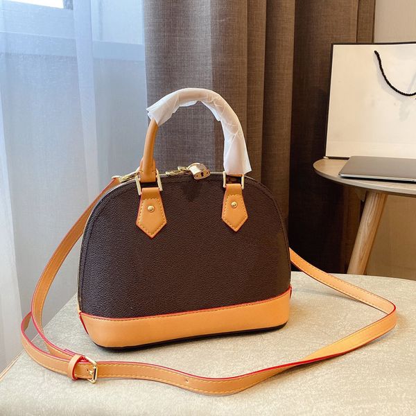 Top Designer Totes Bag Women Shoulder Bags Bb Crossbody Fashion Handbag Lady Crossbody Leather Handbags High Quality Cross Body Shopping Wallet Purse Letters, Yellow flower
Top Designer Totes Bag Women Shoulder Bags Bb Crossbody Fashion Handbag Lady Crossbody Leather Handbags High Quality Cross Body Shopping Wallet Purse Letters, Yellow flower