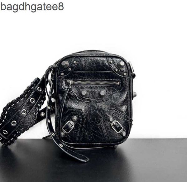 le cagole men bag 2023 designer bags lecagole rivet locomotive small square 3-in-1 camera men's women's fashion cool cros lg02
le cagole men bag 2023 designer bags lecagole rivet locomotive small square 3-in-1 camera men's women's fashion cool cros lg02