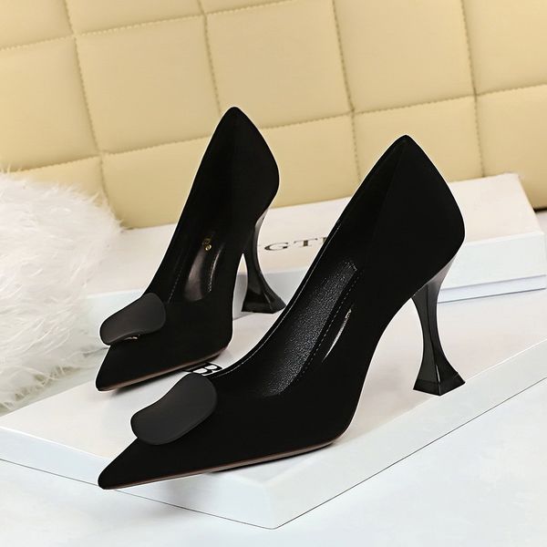 dress shoes women flock high heels shoes solid color pointed toe pumps design ladies shoes 230327, Black
dress shoes women flock high heels shoes solid color pointed toe pumps design ladies shoes 230327, Black
