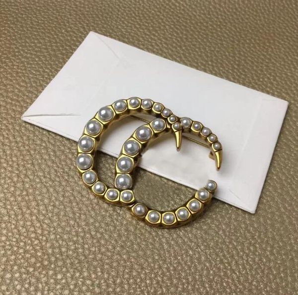 2023 luxury designer fashion pearl letter pins brooches men's and women's same style used for suit sweater brooch jewelry, Gray
2023 luxury designer fashion pearl letter pins brooches men's and women's same style used for suit sweater brooch jewelry, Gray
