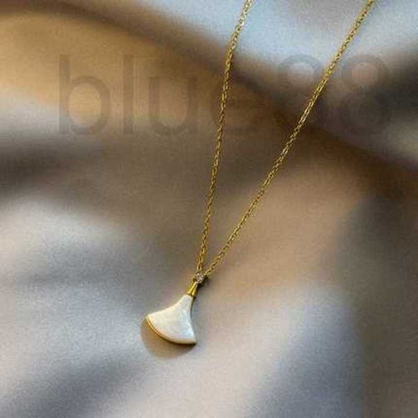 strands, strings designer fan-shaped ginkgo leaf necklace women's shell pieces light luxury personality collar chain steel jewelry fash, Black
strands, strings designer fan-shaped ginkgo leaf necklace women's shell pieces light luxury personality collar chain steel jewelry fash, Black