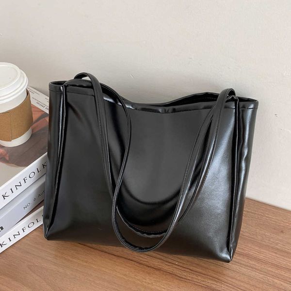 woman autumn new tote handbags temperament large capacity shoulder bags casual vintage lovely pendant bags made of leather 230308
woman autumn new tote handbags temperament large capacity shoulder bags casual vintage lovely pendant bags made of leather 230308