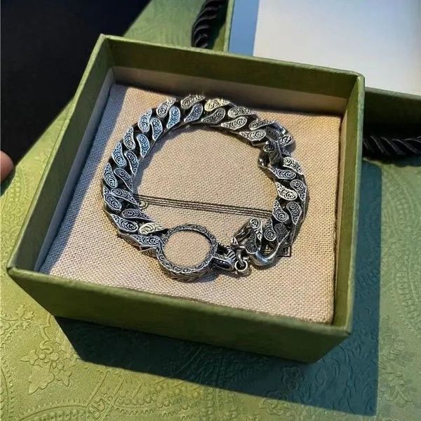 solid color designer bracelets womens charm bracelet thick hyperbole double letters shape cjeweler key special luxury bracelet for ladies co, Golden;silver
solid color designer bracelets womens charm bracelet thick hyperbole double letters shape cjeweler key special luxury bracelet for ladies co, Golden;silver