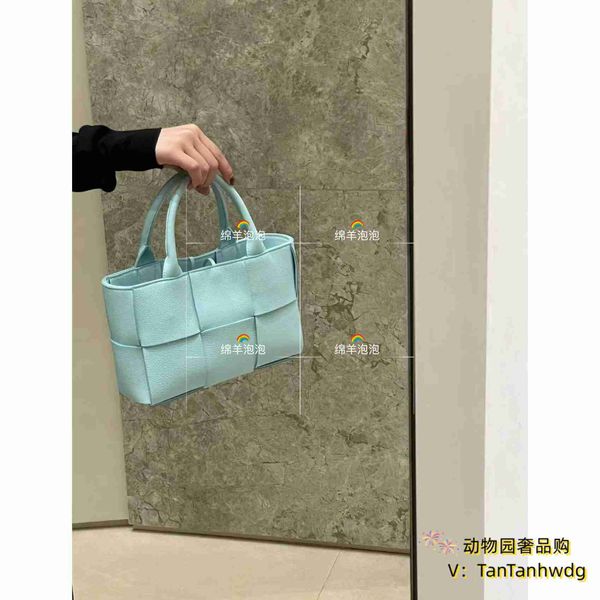 correct venetas bottegas arco tote knitted mini shopping handheld shoulder bag crossover women's bag
correct venetas bottegas arco tote knitted mini shopping handheld shoulder bag crossover women's bag