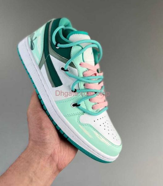 1 low sports shoes white yellow red white green men womens 1s low sneakers shoes dq8421-001 for size eur 36-45
1 low sports shoes white yellow red white green men womens 1s low sneakers shoes dq8421-001 for size eur 36-45
