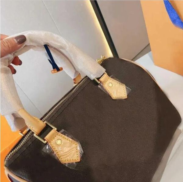 designer fashion women bags messenger travel bag classic style ladies bags shoulder bag totes handbags purse 30 cm
designer fashion women bags messenger travel bag classic style ladies bags shoulder bag totes handbags purse 30 cm