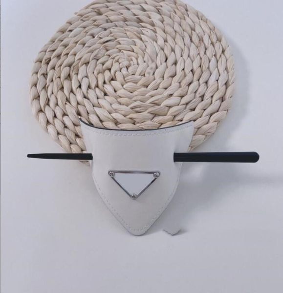 european and american retro alphabet clamps sponge headband leather large intestine hair ring headwear female fast de4307509, Slivery;golden
european and american retro alphabet clamps sponge headband leather large intestine hair ring headwear female fast de4307509, Slivery;golden