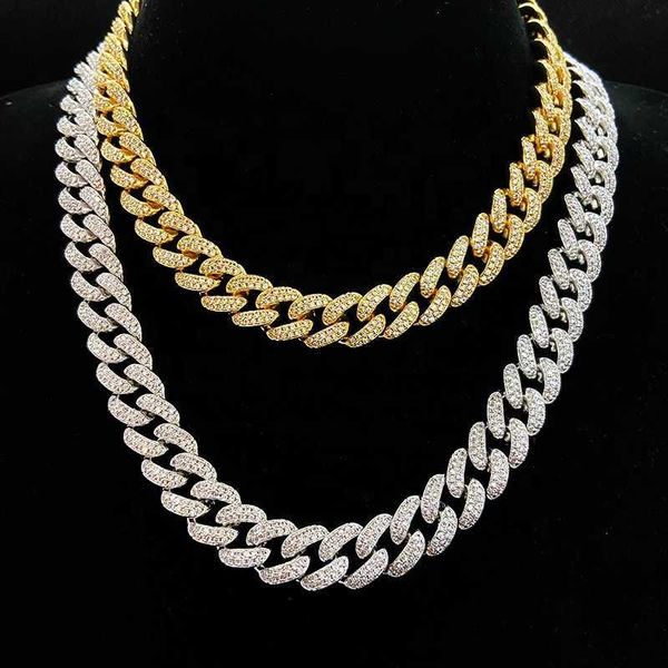 wholesale price iced out prong set cubic zirconia diamond gold cuban link chain hip hop necklaces 18" 22" 24'', Silver
wholesale price iced out prong set cubic zirconia diamond gold cuban link chain hip hop necklaces 18" 22" 24'', Silver