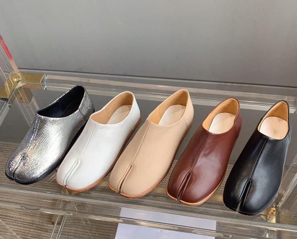 dress shoes women split toe cow leather ninja tabi loafer unine flat mm6 woman soft slip summer casual shoes with flat soles size 35-41, Black
dress shoes women split toe cow leather ninja tabi loafer unine flat mm6 woman soft slip summer casual shoes with flat soles size 35-41, Black