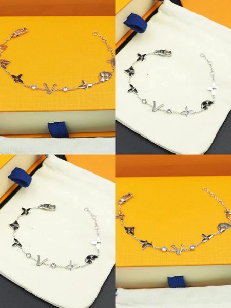 luxury designer elegant gold and silver bracelet fashion women's letter pendant clover bracelet wedding special design jewelry quality, Golden;silver
luxury designer elegant gold and silver bracelet fashion women's letter pendant clover bracelet wedding special design jewelry quality, Golden;silver