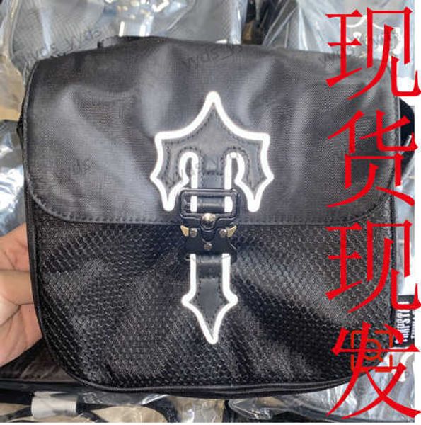 others apparel trapstar street trend shoulder bag couple matching sports crossbody bag british versatile messenger bag t230327, Black;white
others apparel trapstar street trend shoulder bag couple matching sports crossbody bag british versatile messenger bag t230327, Black;white