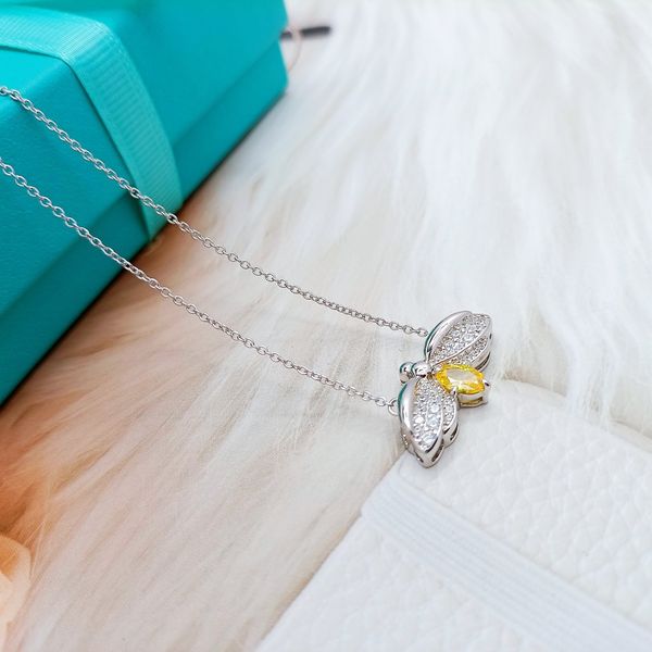 18k gold silver diamond bee animal designer pendant necklaces luxury classic necklace for men women girls mother wedding party jewerlry acce
18k gold silver diamond bee animal designer pendant necklaces luxury classic necklace for men women girls mother wedding party jewerlry acce