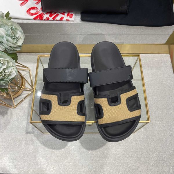 2023 designer chypre h slippers beach classic flat sandals summer lady leather flip flops women slides size 35-40, Black
2023 designer chypre h slippers beach classic flat sandals summer lady leather flip flops women slides size 35-40, Black
