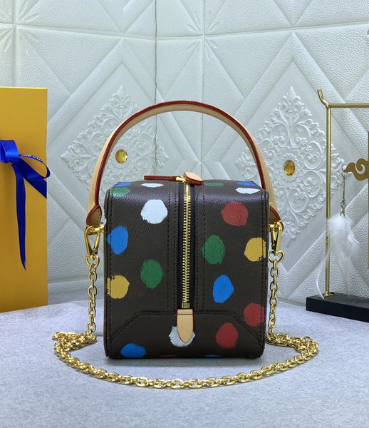 fashion designer totes luxury dice handbags womens yk square shoulder bags quality leather shopping bag flower letters ladies original dot c
fashion designer totes luxury dice handbags womens yk square shoulder bags quality leather shopping bag flower letters ladies original dot c