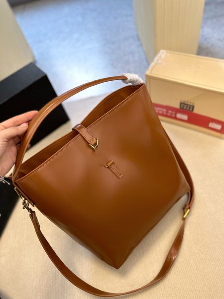 luxury one shoulder bucket bag women's handbag designer design fashion deer skin pattern craft size 31cm
luxury one shoulder bucket bag women's handbag designer design fashion deer skin pattern craft size 31cm