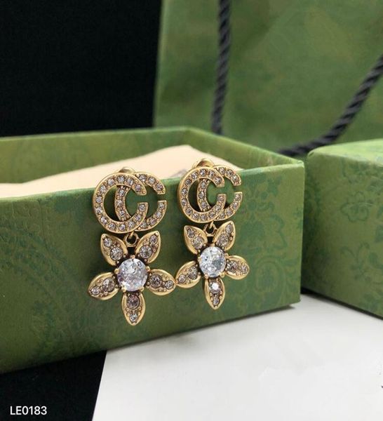 classic letter earrings studs charm retro designer earrings women eardrops jewelry with gift box for party anniversary 9858801048, Golden
classic letter earrings studs charm retro designer earrings women eardrops jewelry with gift box for party anniversary 9858801048, Golden