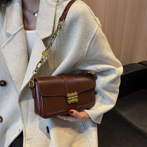 leftside flap bags for women latest trend winter new in designer small classic solid chain pu leather handbags and purses 230308
leftside flap bags for women latest trend winter new in designer small classic solid chain pu leather handbags and purses 230308